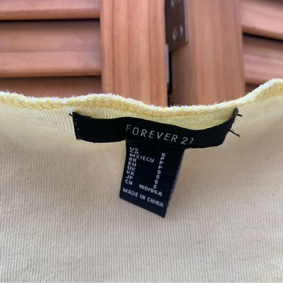 Forever 21 Cropped Baby Tee Small - Picture 3 of 4